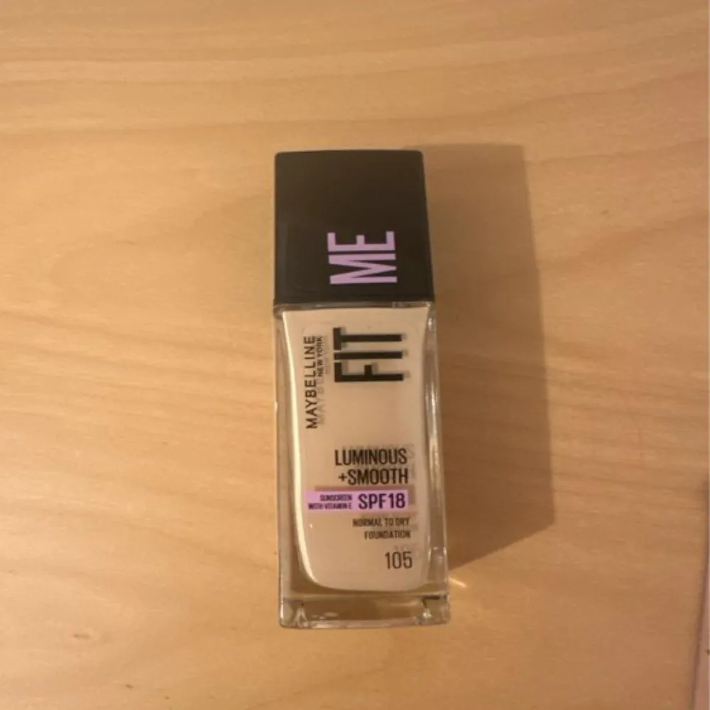 Maybelline Fit Me Luminous   Smooth SPF 18 Liquid Foundation